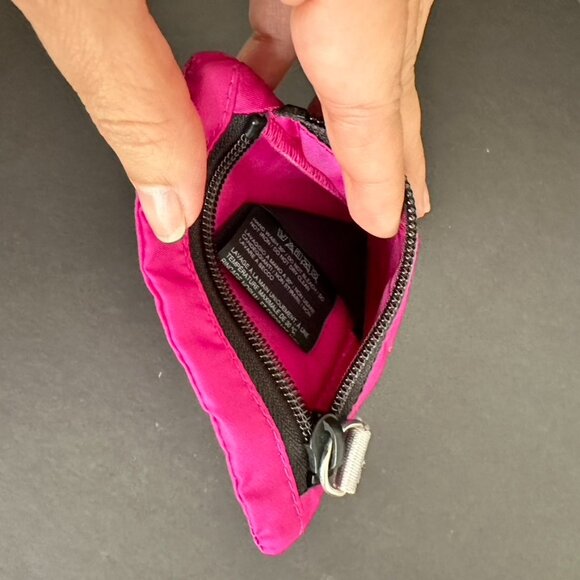 Heron Preston Triangle Shaped Keyring with Coin Holder - Picture 7 of 10